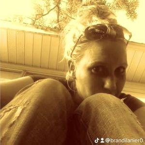 Meet your Posher, Brandi